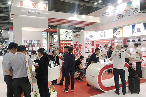 La innovación conduce a la calidad de vida: los cargadores integrados de escritorio LVSUN se presentaron en el 2018 HK Autumn Electronics Show